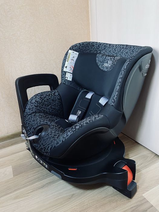 Автокрісло Britax-Romer Dualfix i-Size поворотне с 3 мес.до 4 лет