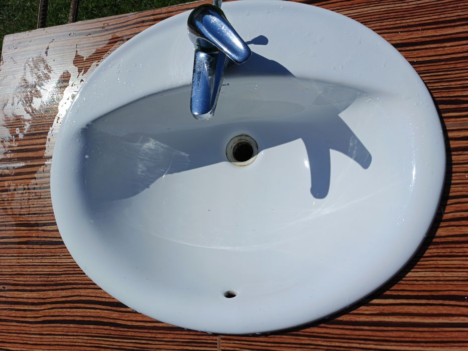 Umywalka Roca wpuszczana w szafkę