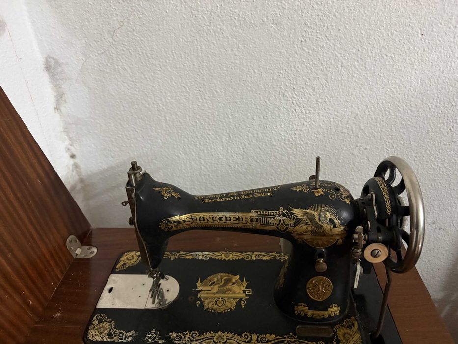 Máquina de costura Singer antiga