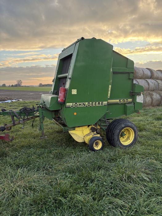 Prasa John Deere 590