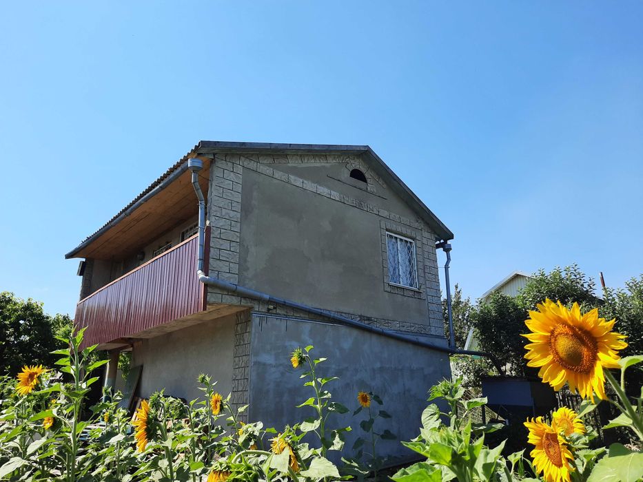 Продам  дачу. Заміський  будинок