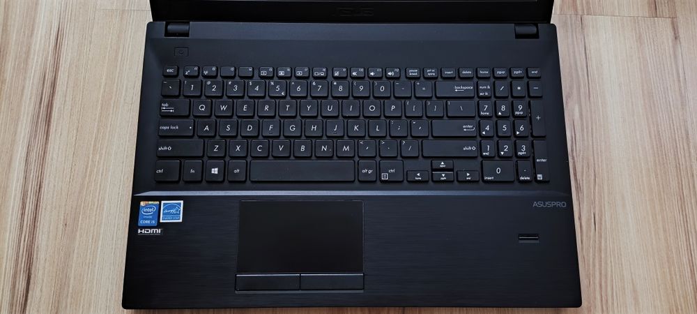 Laptop ASUS Essential PU551LA 15,6"  i5-4210U 8GB RAM 120