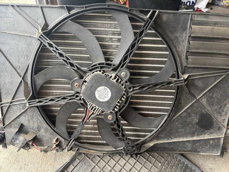 Chłodnica wody i klimatyzacji  wentylator kseat leon 2 1.6mpi