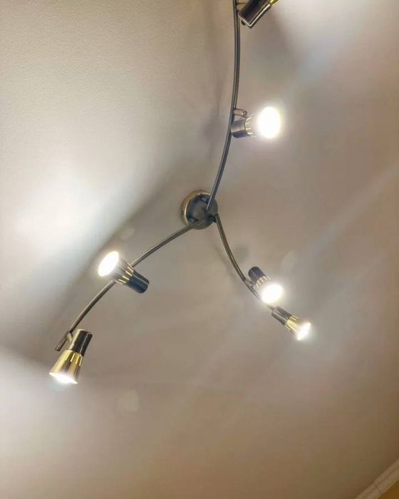 Люстра потолочная б/у хорошее состояние