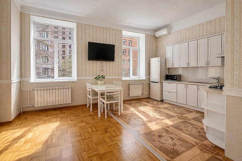 Продажа 3х ком квартиры Без комиссии вул. Саксаганского 41B,  тихий центр Киева