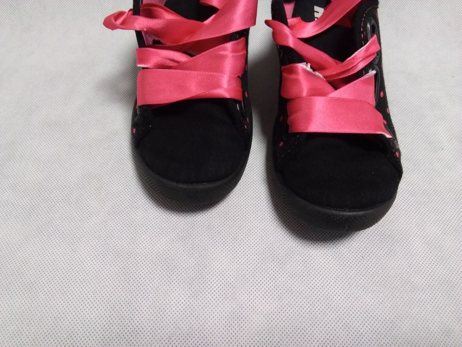 Buty (kapcie) rozmiar 33