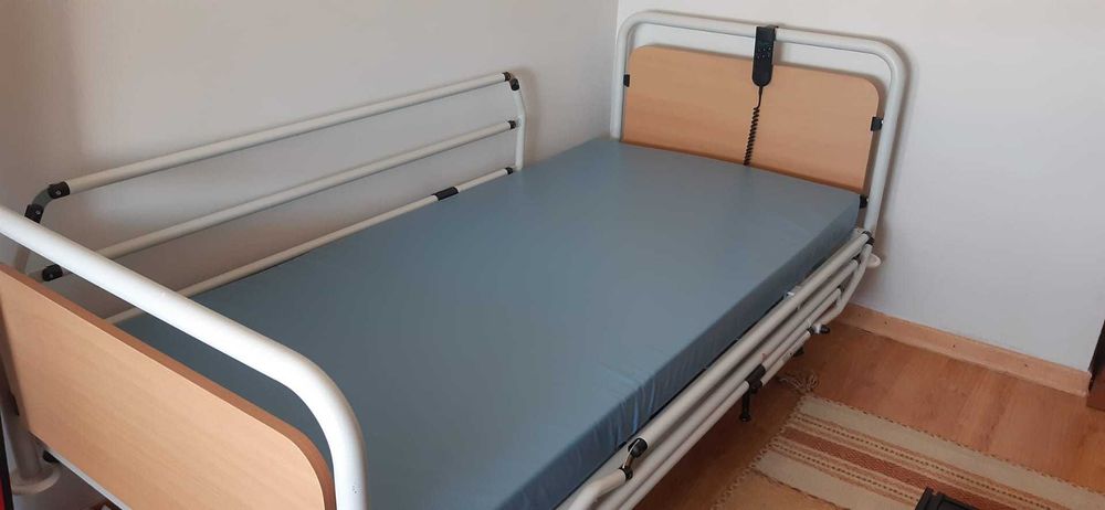 Cama Articulada em Estado Novo com Comando