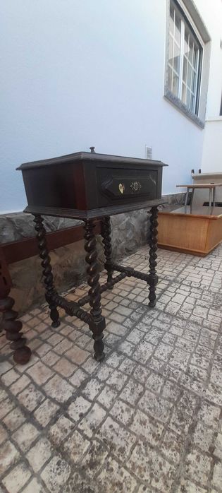 Cabeceira de cama antiga