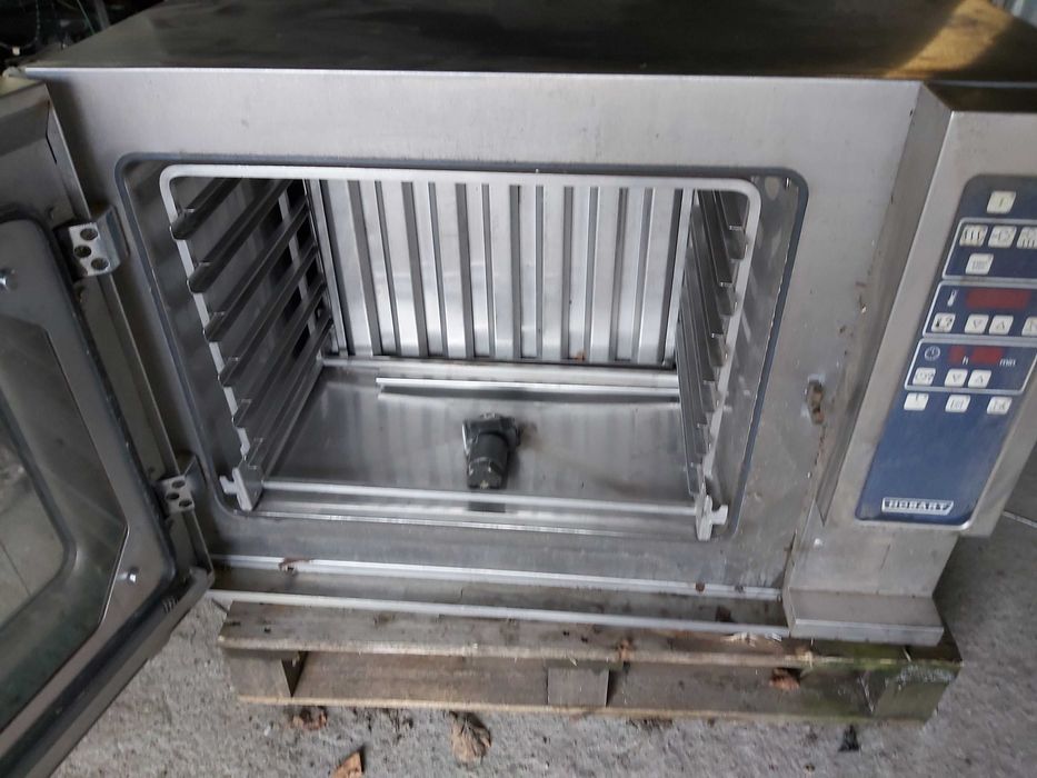 Piec konwekcyjno-parowy  Hobat 6x1GN