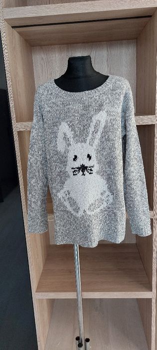 ATMOSPHERE Popielaty sweterek z zajączkiem Rozm. S