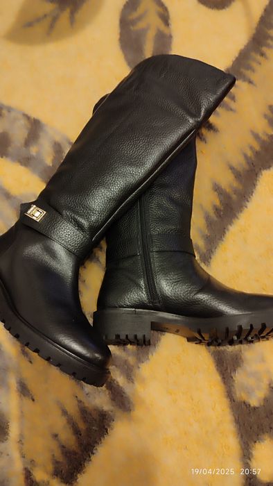 Botas cano alto, senhora