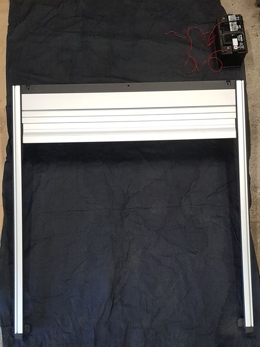 VW Amarok II  Roleta elektryczna paki tył