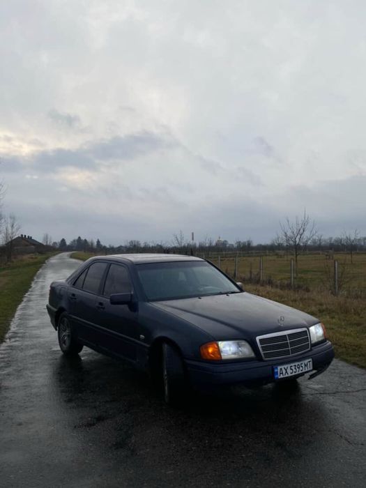 Продам Мерседес 202