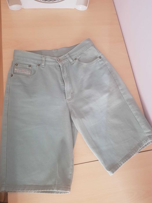 Piękne oldschoolowe spodnie jeansowe krótkie zielone. Rozmiar 38