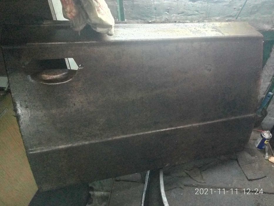 Панель двері передня права