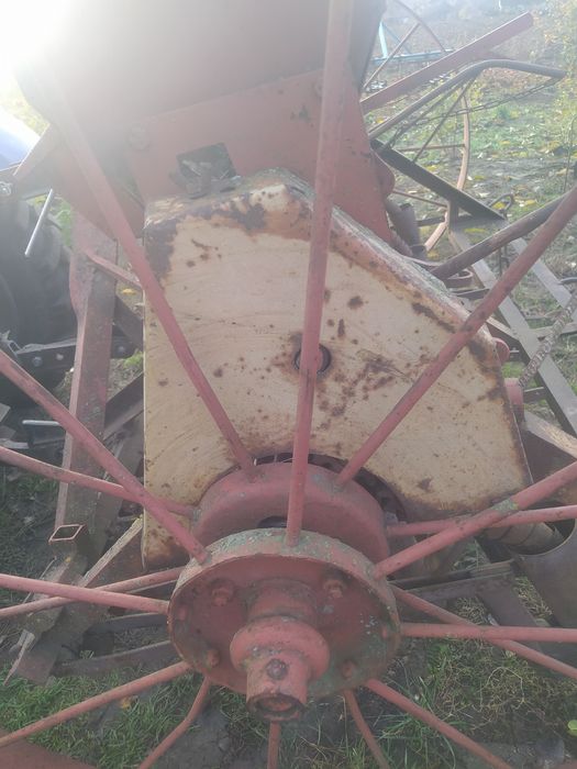 Зернова сіялка  на мінітрактор