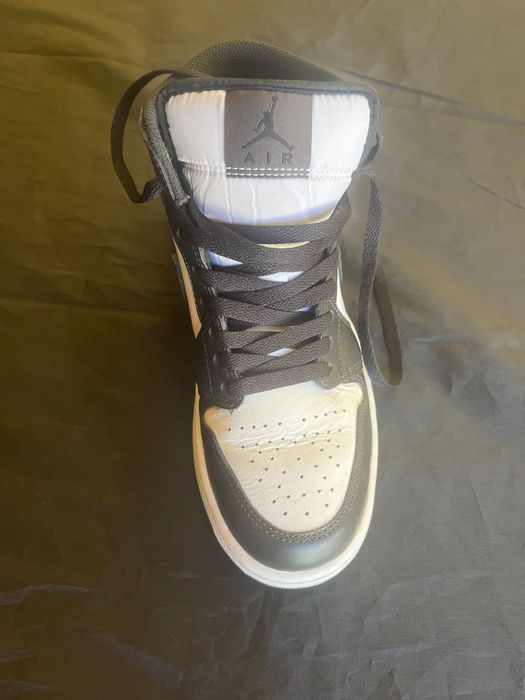 Air Jordan 1 MID SE