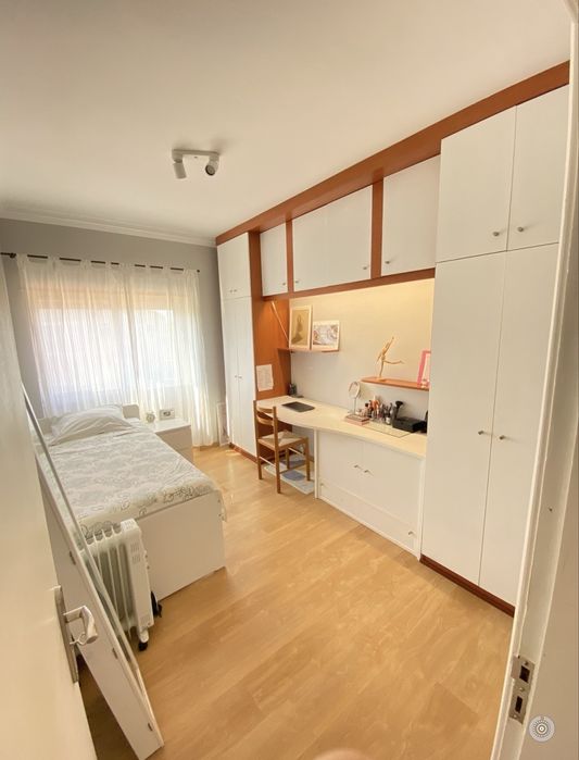 Quarto para solteiro/a em Amora