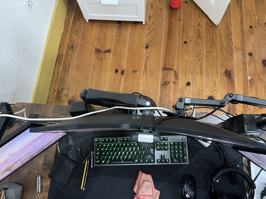 Monitor AOC Curvo 27” 240Hz 0.5ms + Braco suporte