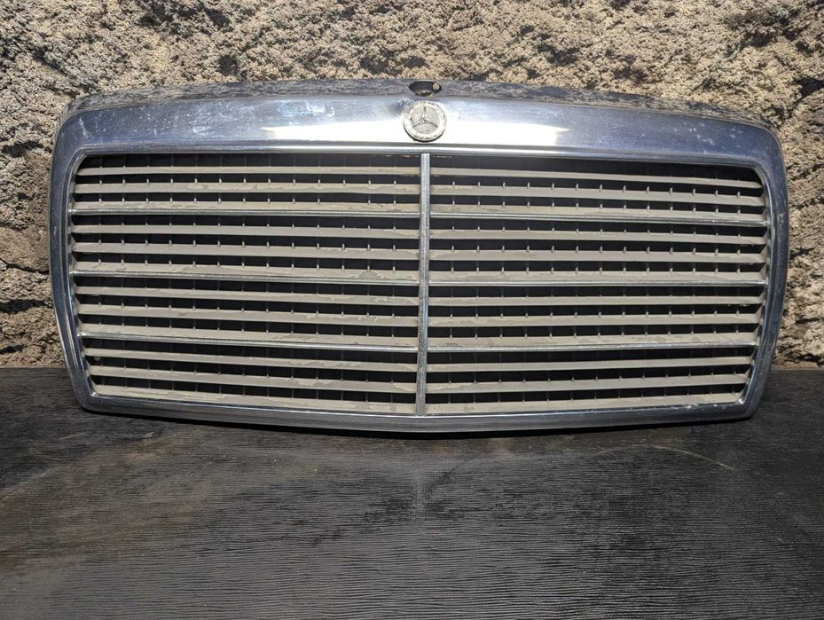 Vendo grelha frontal Mercedes benz 190/190d