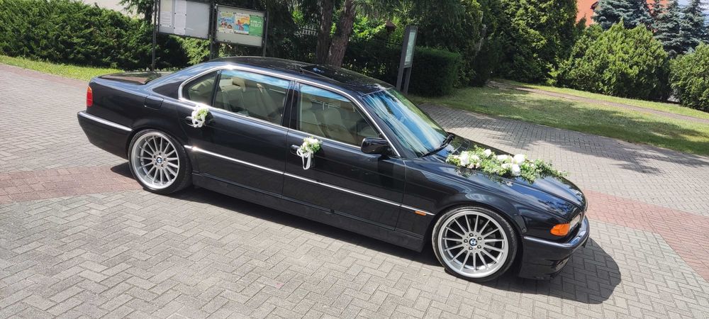 Wynajem auta z kierowcą do ślubu – BMW 750iL E38 (1999)