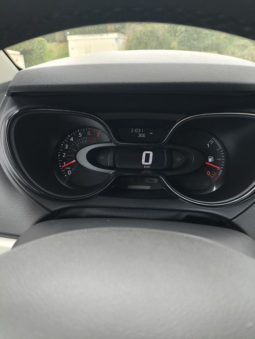 Renault Captur  Semi novo 1.2TCe 120 cv