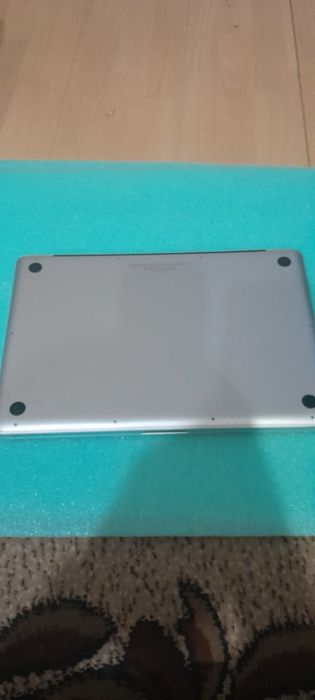 ZDwa laptopy apple