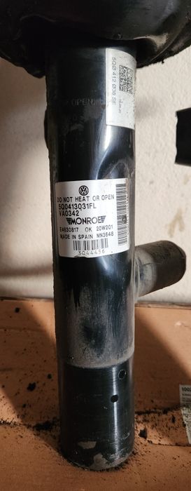 Продам амортизатори dcc підвіски 5Q0413031fl