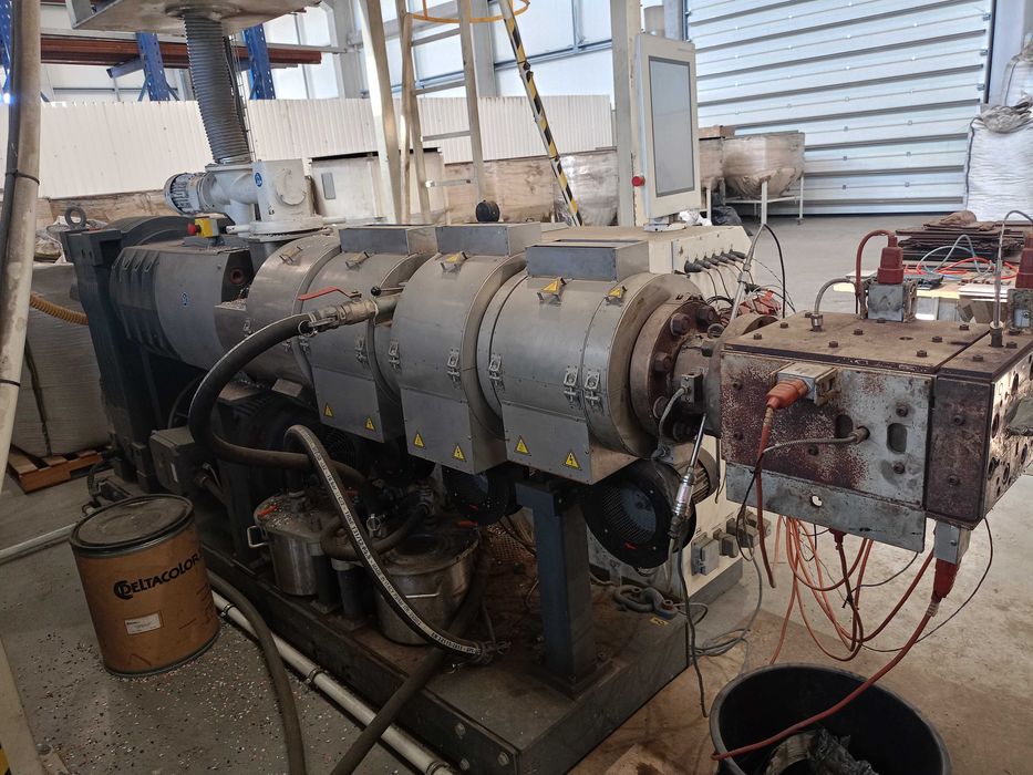 Extrusora Industrial - battenfeld-cincinnati - fiberEX72