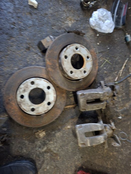 Volkswagen Passat b5 fl 4x4 4 motion syncro zaciski hamulcowe tarcze