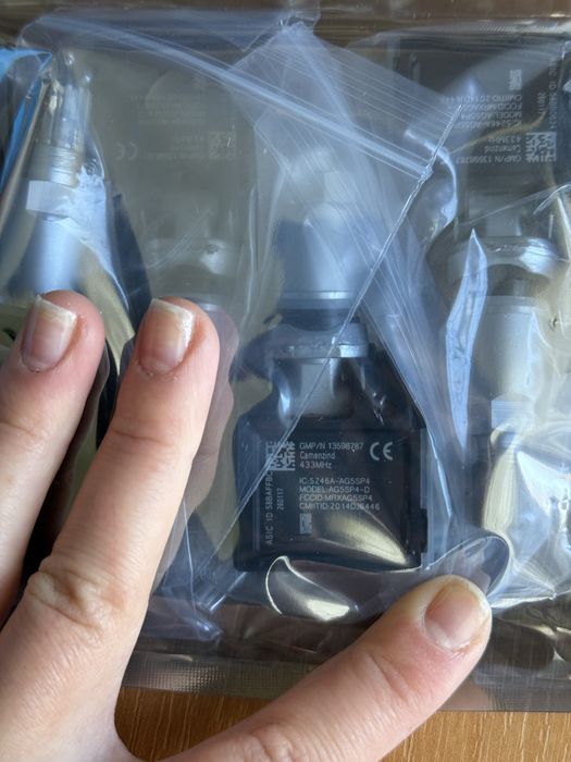 комплект датчиків системи моніторингу тиску в шинах (TPMS) датчики тиску датчики давления