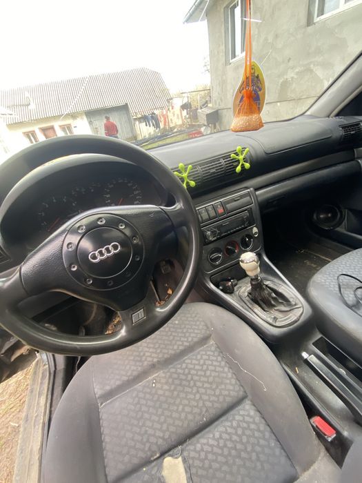 Продам Audi A4 B5 1.6