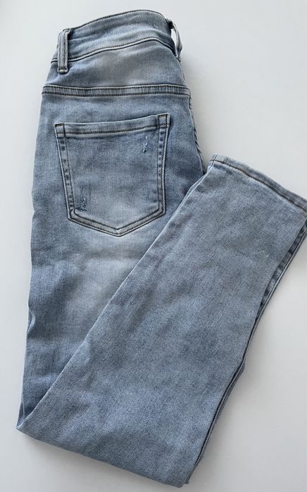 Spodnie damskie jeansowe denim z przetarciami wysoki stan rurki M