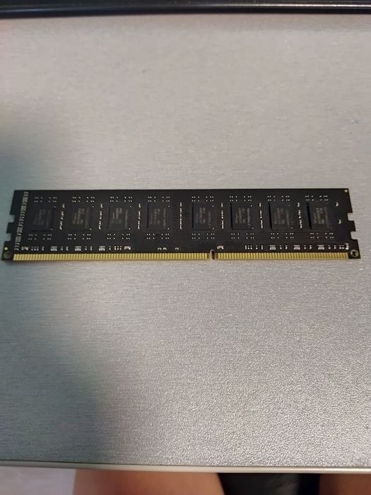Оперативна память DDR3 8Gb 1600 Mhz