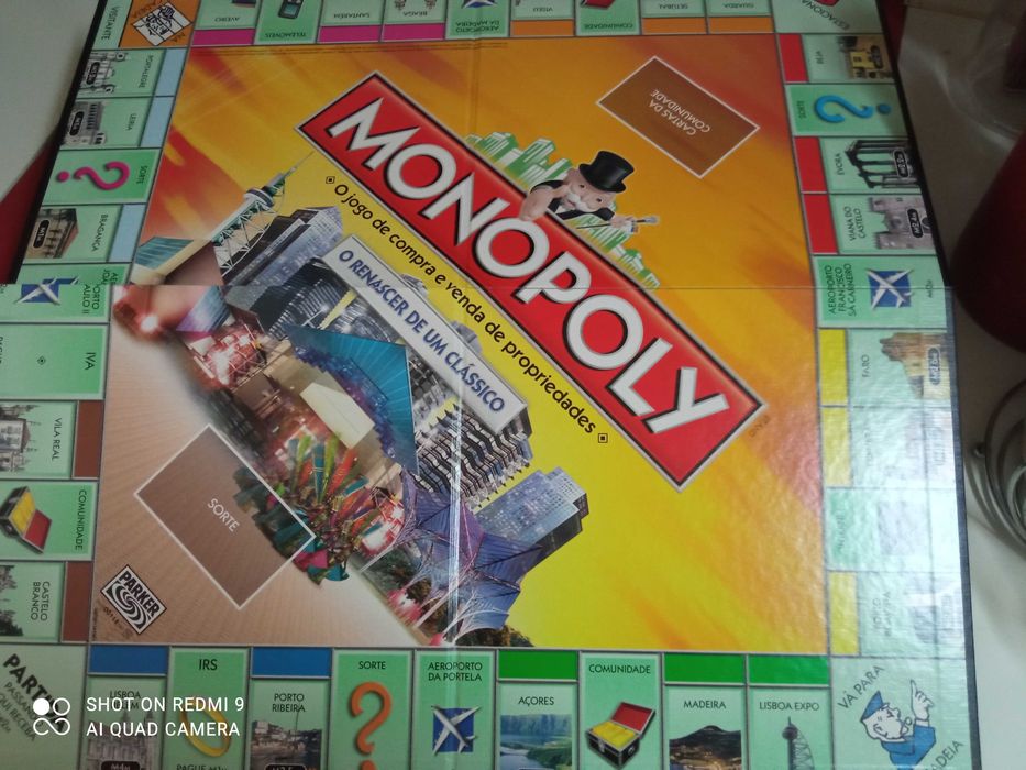 Jogo Monopoly "Compra e Venda de Propriedades" - como NOVO