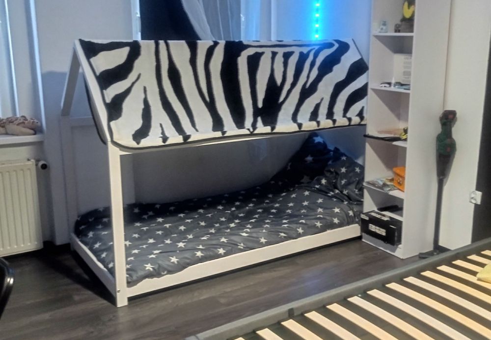 Łóżko typu domek 90x200 z materacem