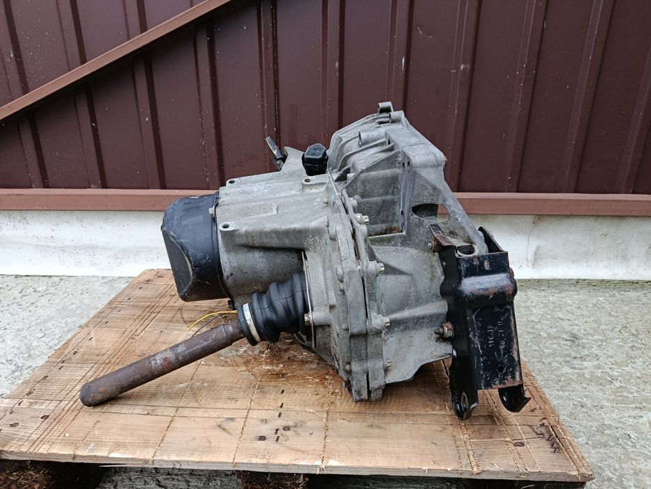 Коробка передач КПП Рено Лагуна 1 JB3