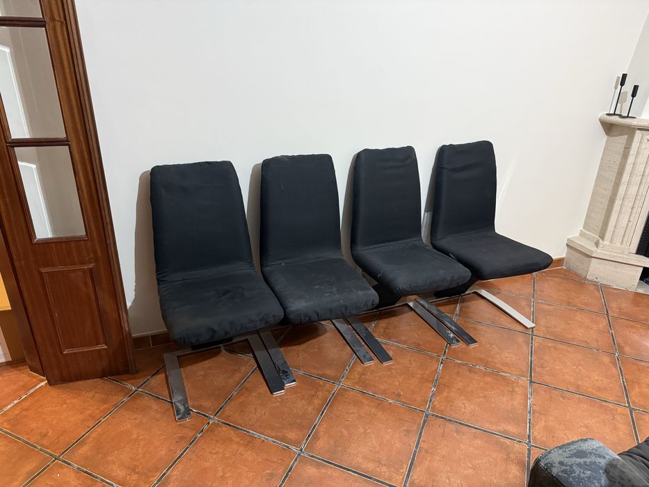 Movel da sala com 4 cadeiras