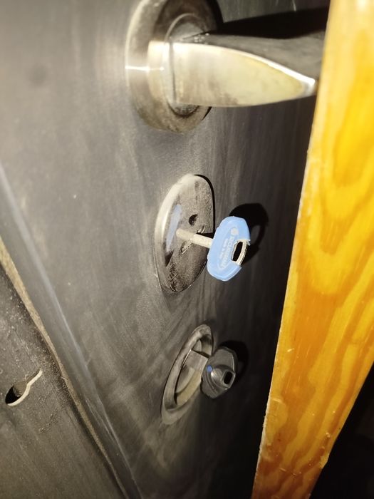 Двері вхідні броньовані дверь