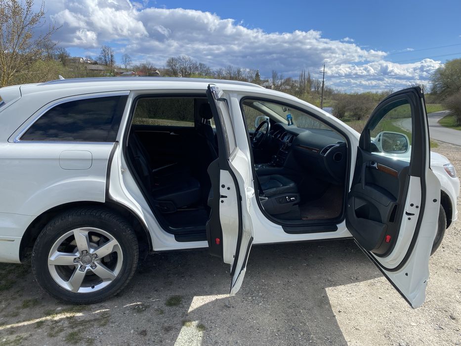 Audi q7 2015 рік