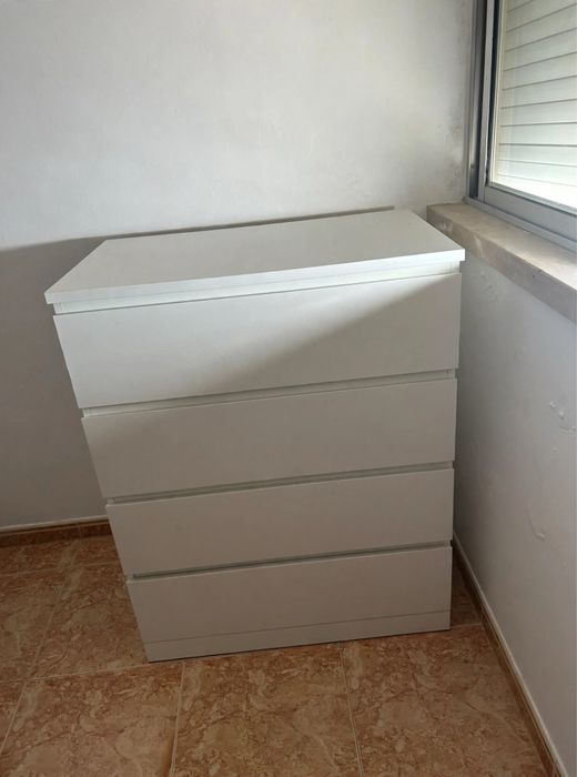 Guarda roupa praticamente novo
