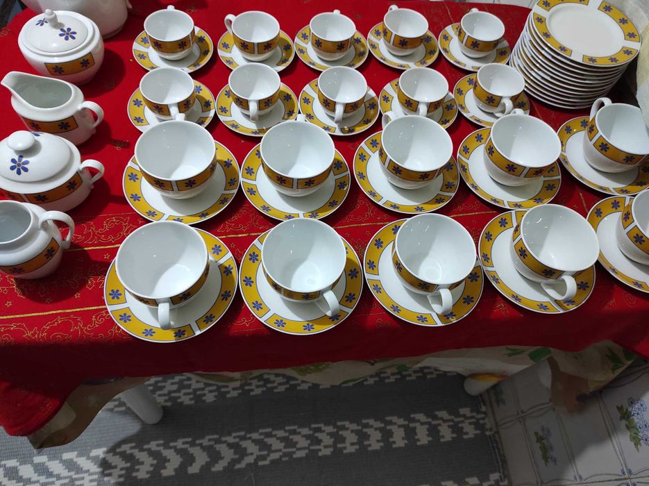 Serviço de loiça porce oeste de jantar e chá/café meno 3 eur cada peça