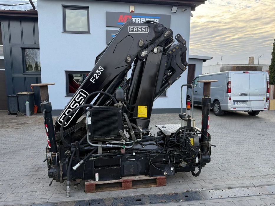 Palfinger HDS Fassi F235.2.25 5wysuwow, wyjscie na rotor pilot  stan idealny,