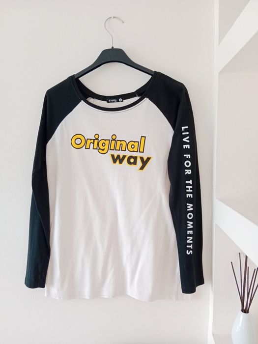 Bluzka damska z czarnym rękawem Sinsay s