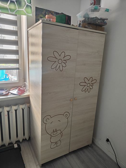 Meble dziecięce szafa i komoda
