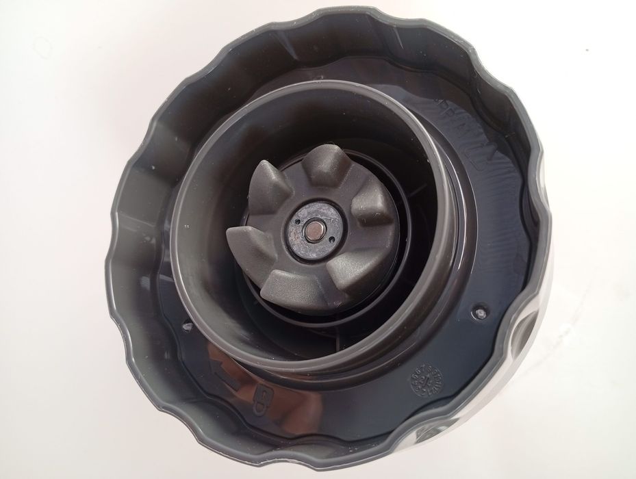 Philips (HR3020/20) Serii 5000 Blender, Silnik ProBlend Plus 1000W 2L