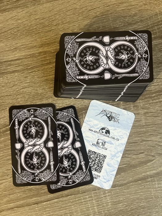 Розпродаж колод таро