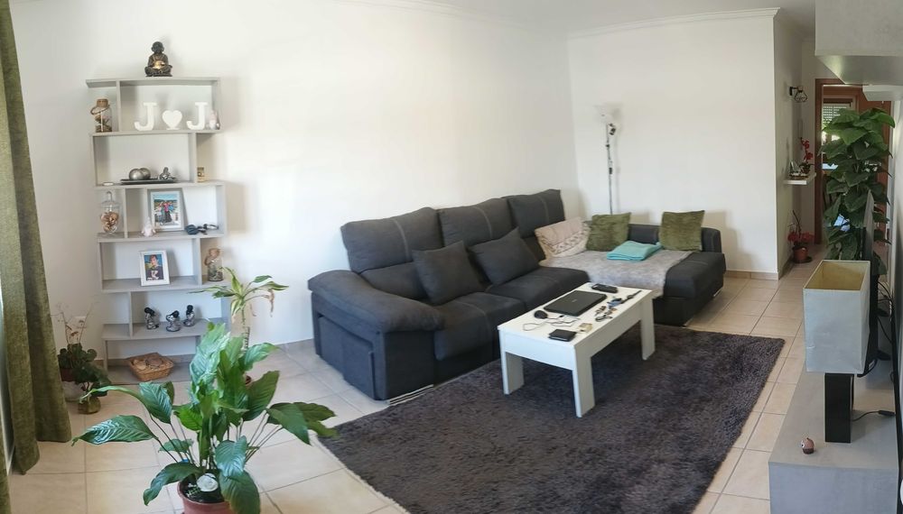 Vendo excelente moradia T4 a 5 minutos do centro da Lourinhã.