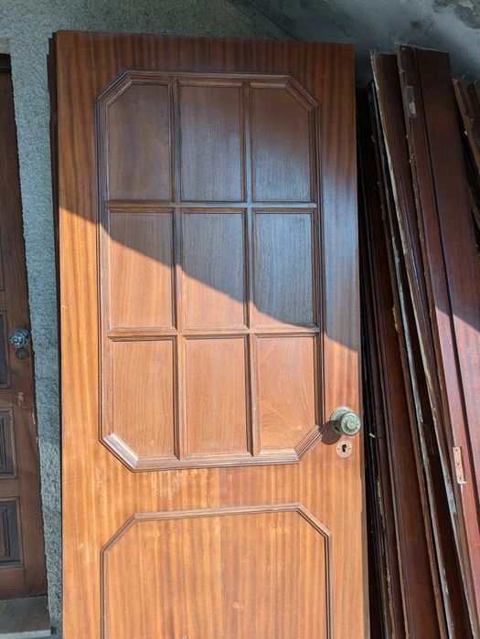 Portas para desocupar