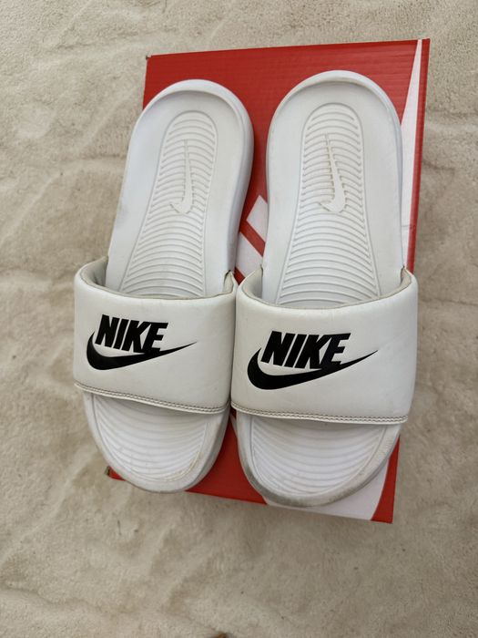Шльопанці Nike Victori One оригінальні розмір 41